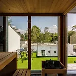 Bauhaus Wellness Apartamento *