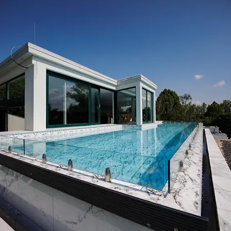 Διαμέρισμα Bauhaus Wellness *
