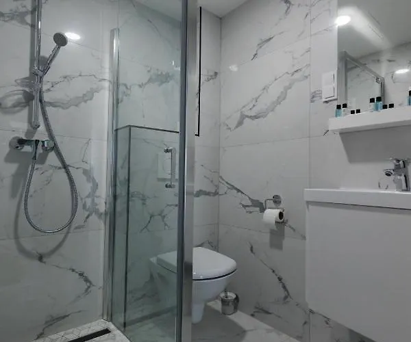 Bauhaus Wellness Apartamento *